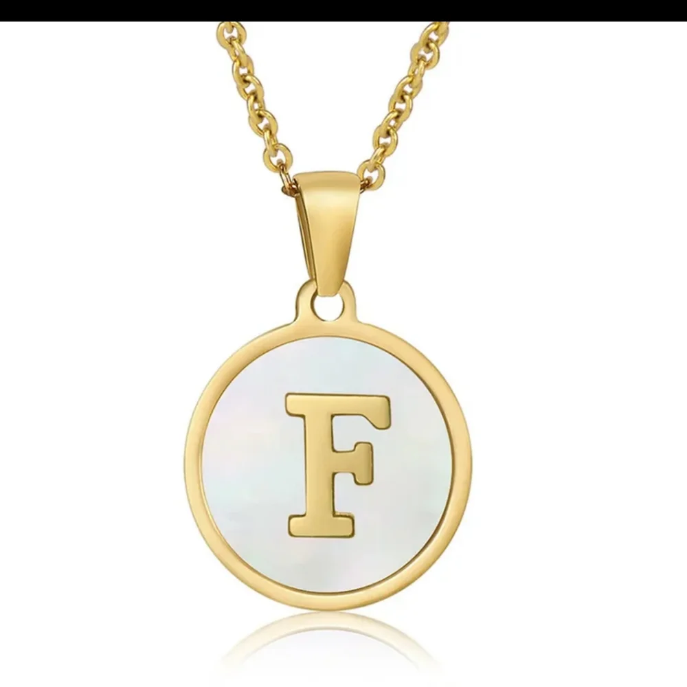 New gold plated stainless steel shell initial necklace - Picture 10 of 16